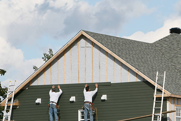 Professional Siding Contractor technician working in Columbus, NC